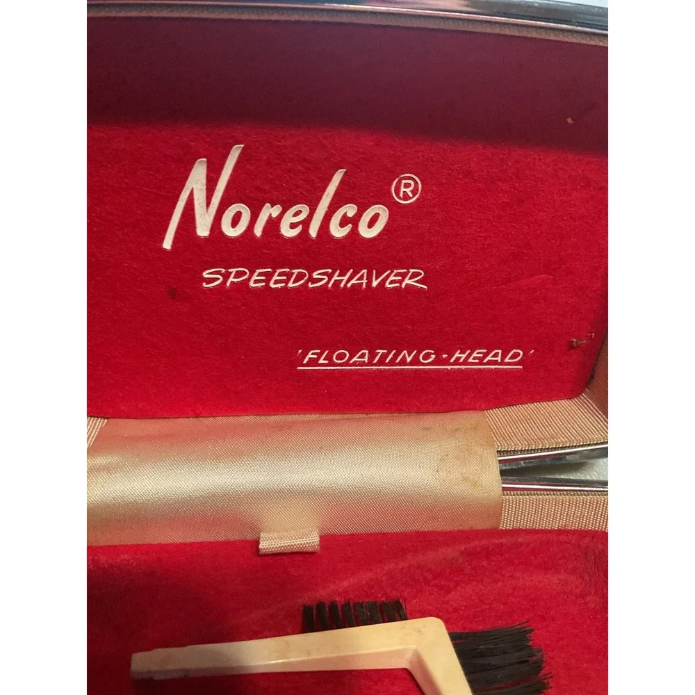 Vintage Norelco Speedshaver Floating Head Electric Razor with Original Case Cord